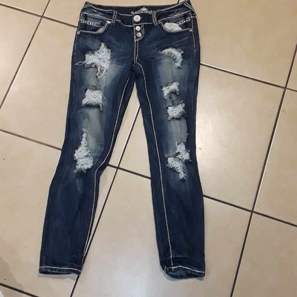 Almost Famous Junior ripped Jeans